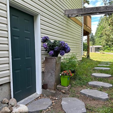 Countryroad Cozy 2 Bedrooms Basement Suite1 Nanaimo Exterior foto
