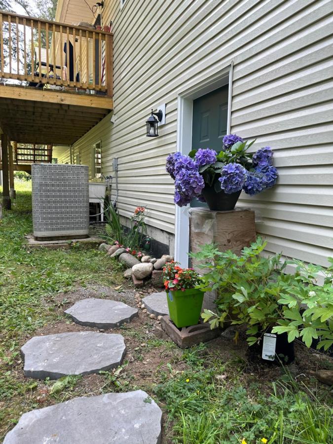 Countryroad Cozy 2 Bedrooms Basement Suite1 Nanaimo Exterior foto