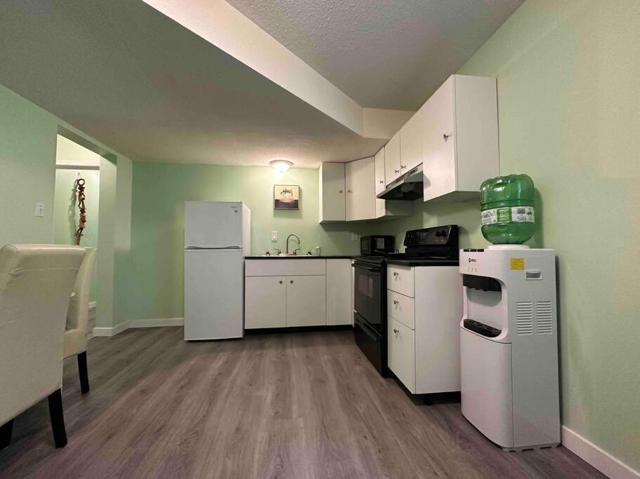Countryroad Cozy 2 Bedrooms Basement Suite1 Nanaimo Exterior foto
