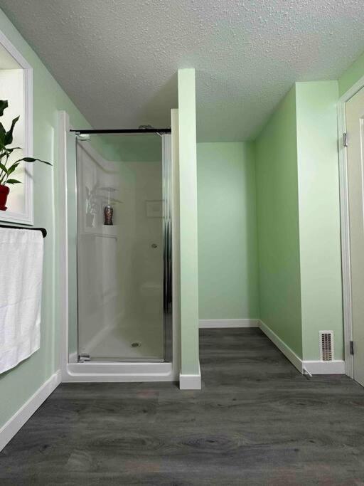 Countryroad Cozy 2 Bedrooms Basement Suite1 Nanaimo Exterior foto